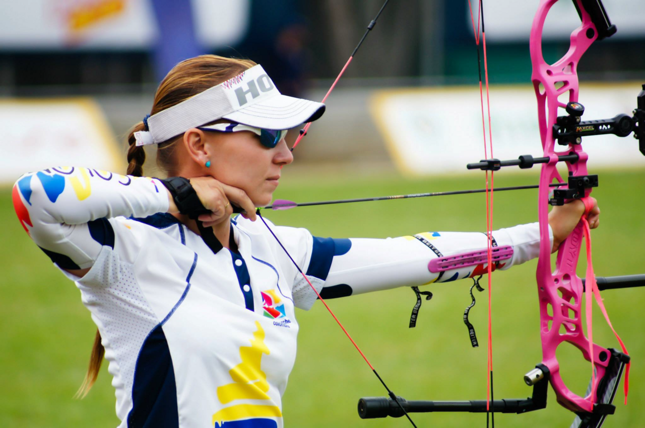 compound bow archer