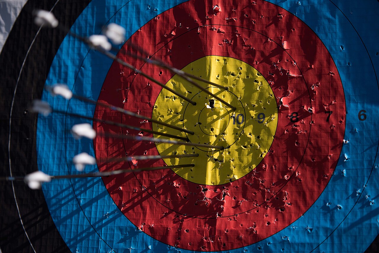 archery target arrows