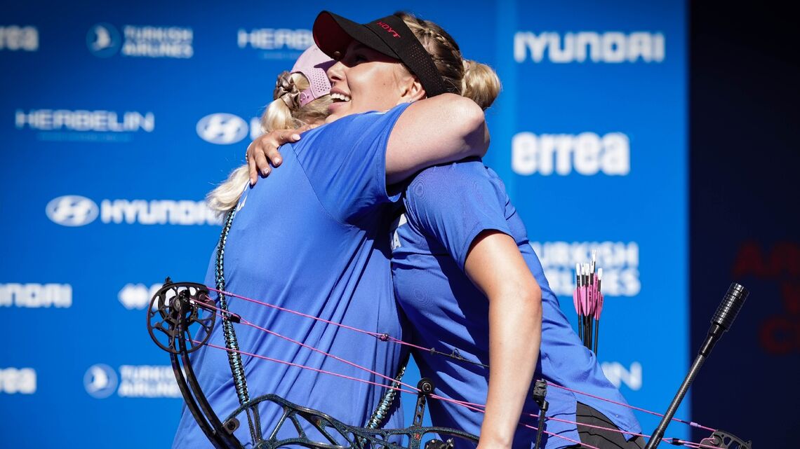 Lisell Jaatma hugs her mother after winning compound women gold at Shanghai 2026 Hyundai Archery World Cup Stage 2