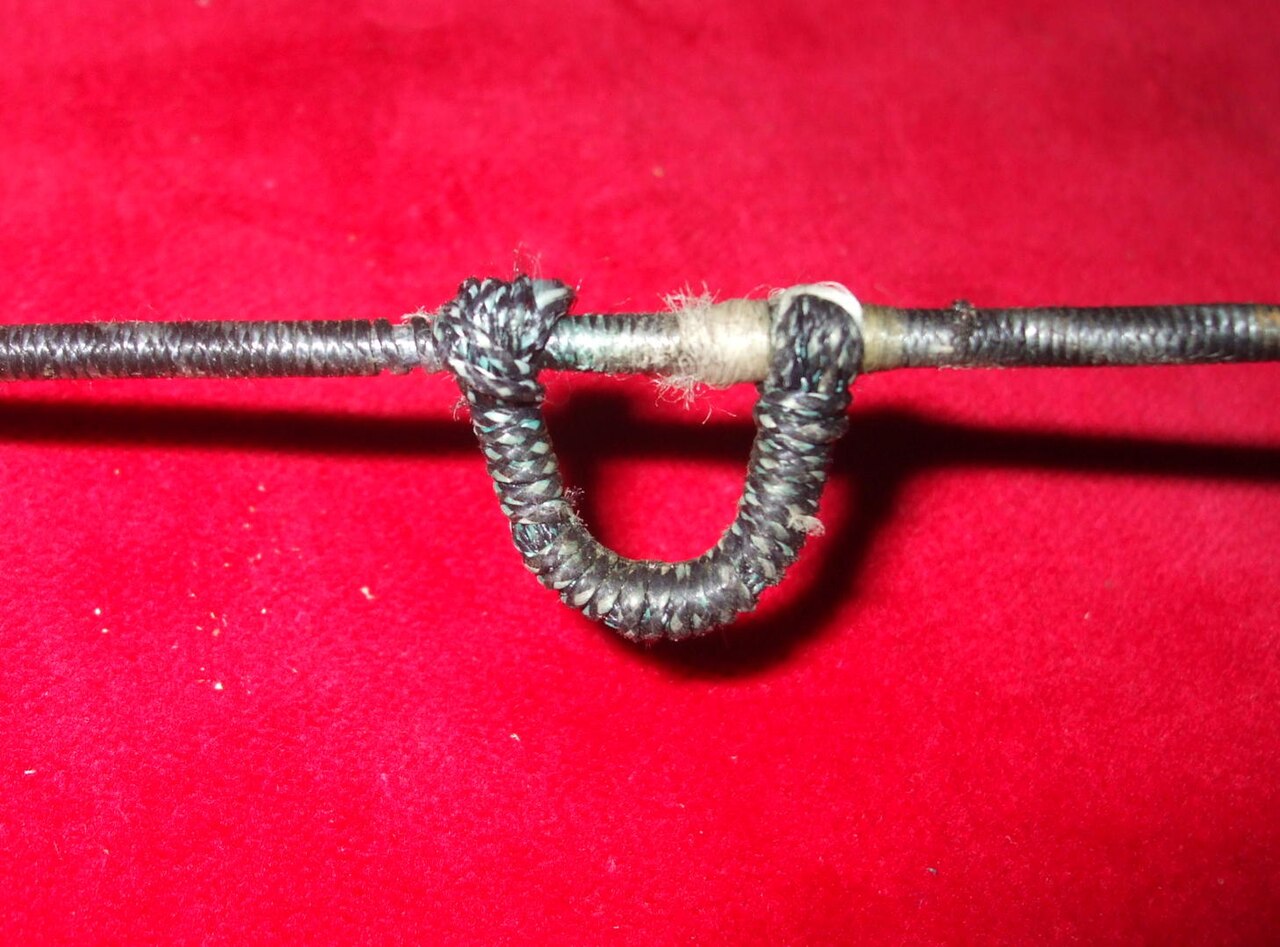 bowstring d-loop