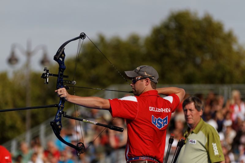 Compound archer aiming during a Pan American Archery Championships match