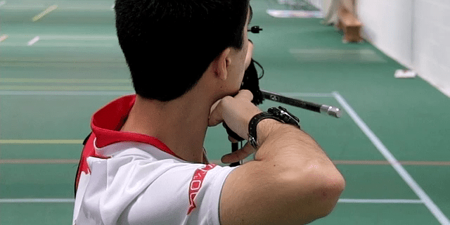 bad anchor position with common recurve archery mistakes