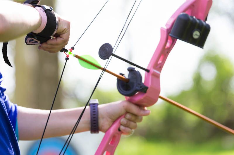 Full capture arrow rest types example on pink recurve bow