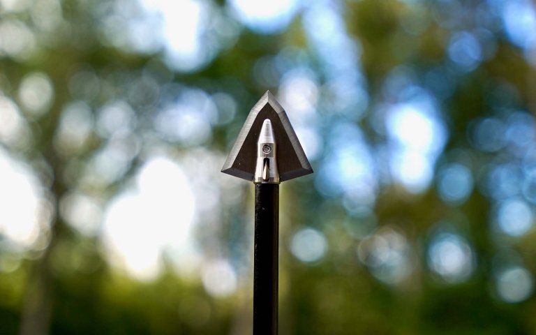 Iron Will S100 fixed blade broadhead three-blade design for deep penetration