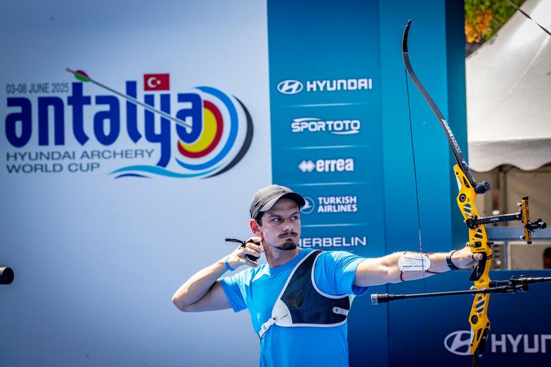 Marcus D'Almeida shooting recurve at the 2026 Hyundai Archery World Cup