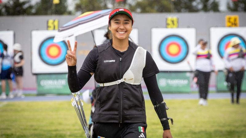 Mexican archer celebrates advancing at the Tlaxcala 2026 Pan Am individual finals
