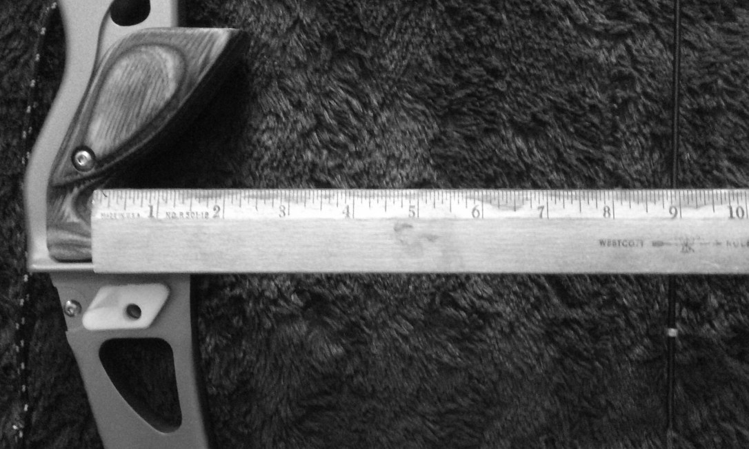 brace-height--bow-grip