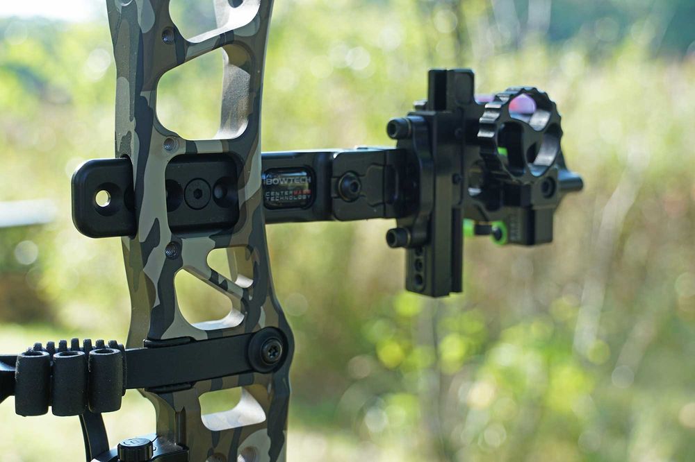 Single pin bow sight mounted on a Bowtech compound bow