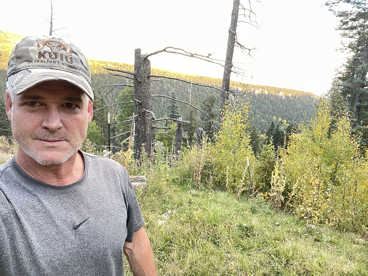 elk archery hunter