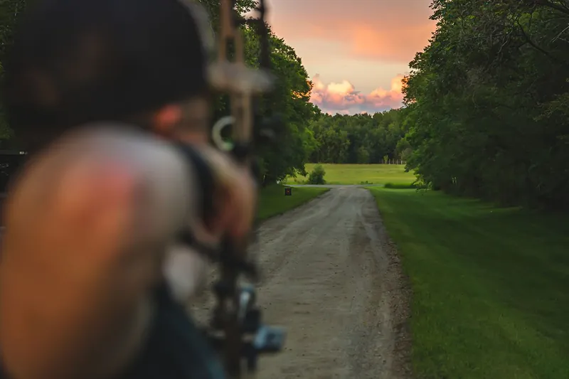 Close distance training to rebuild trust against target panic