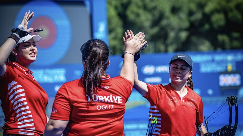 Türkiye compound women's team celebrates gold over Mexico at Antalya 2026