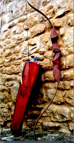 Recurve bow and arrow quiver, the core beginner gear for target archery