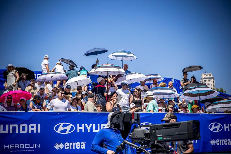 Fans watch the finals at the Madrid 2026 Archery World Cup