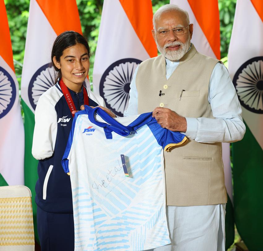Para archer Sheetal Devi honored after her World Archery Para Series record