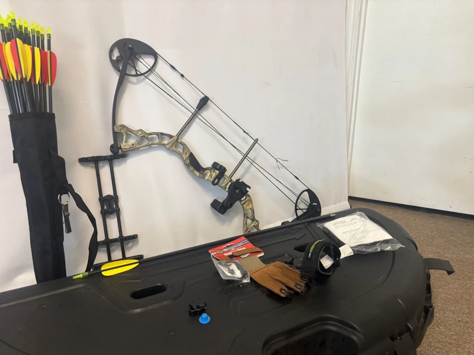 Diamond Archery Infinite Edge Pro RH 70 lb Compound Bow - B12489 - Image 2 of 4