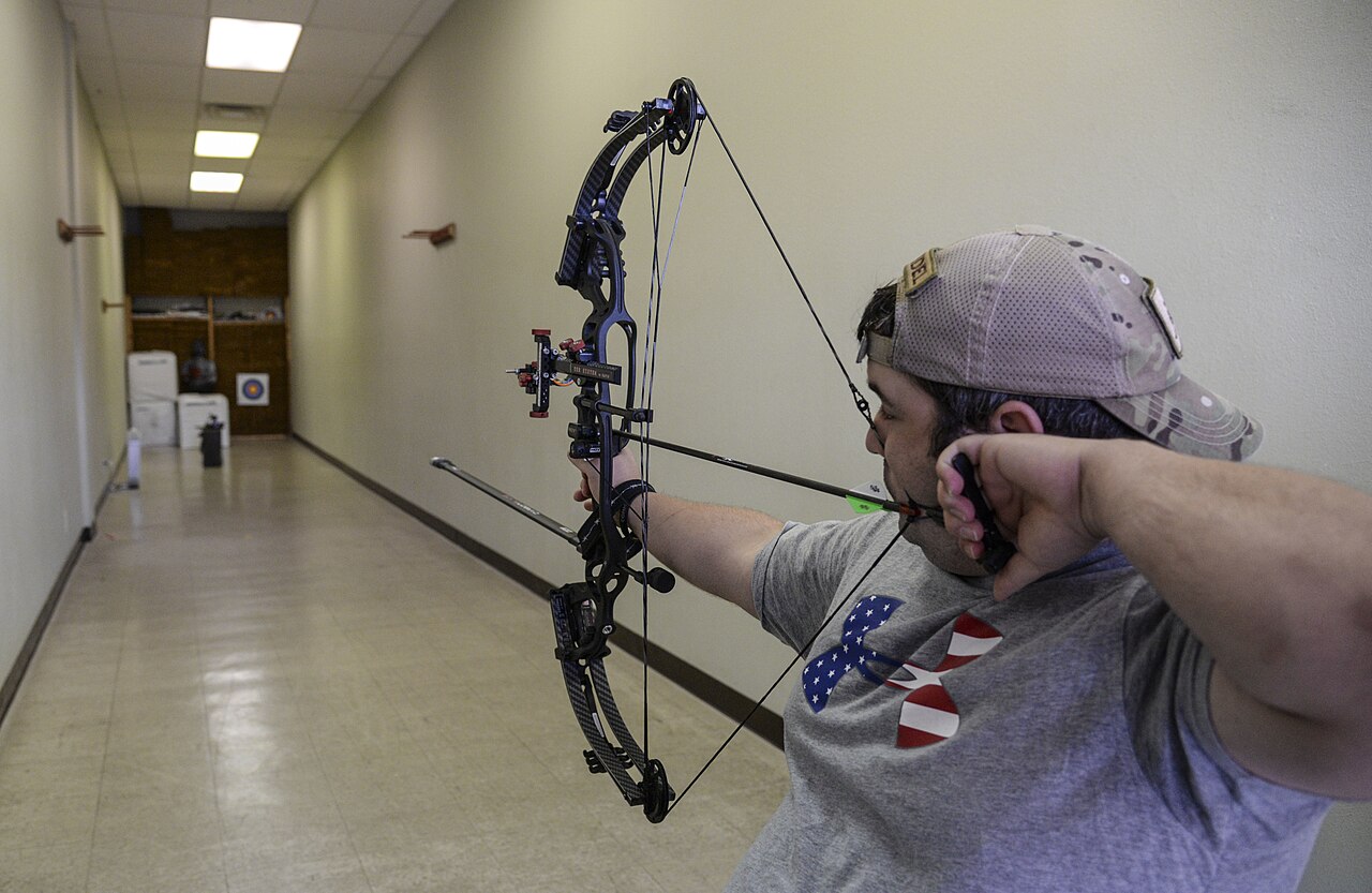 compound bow shop