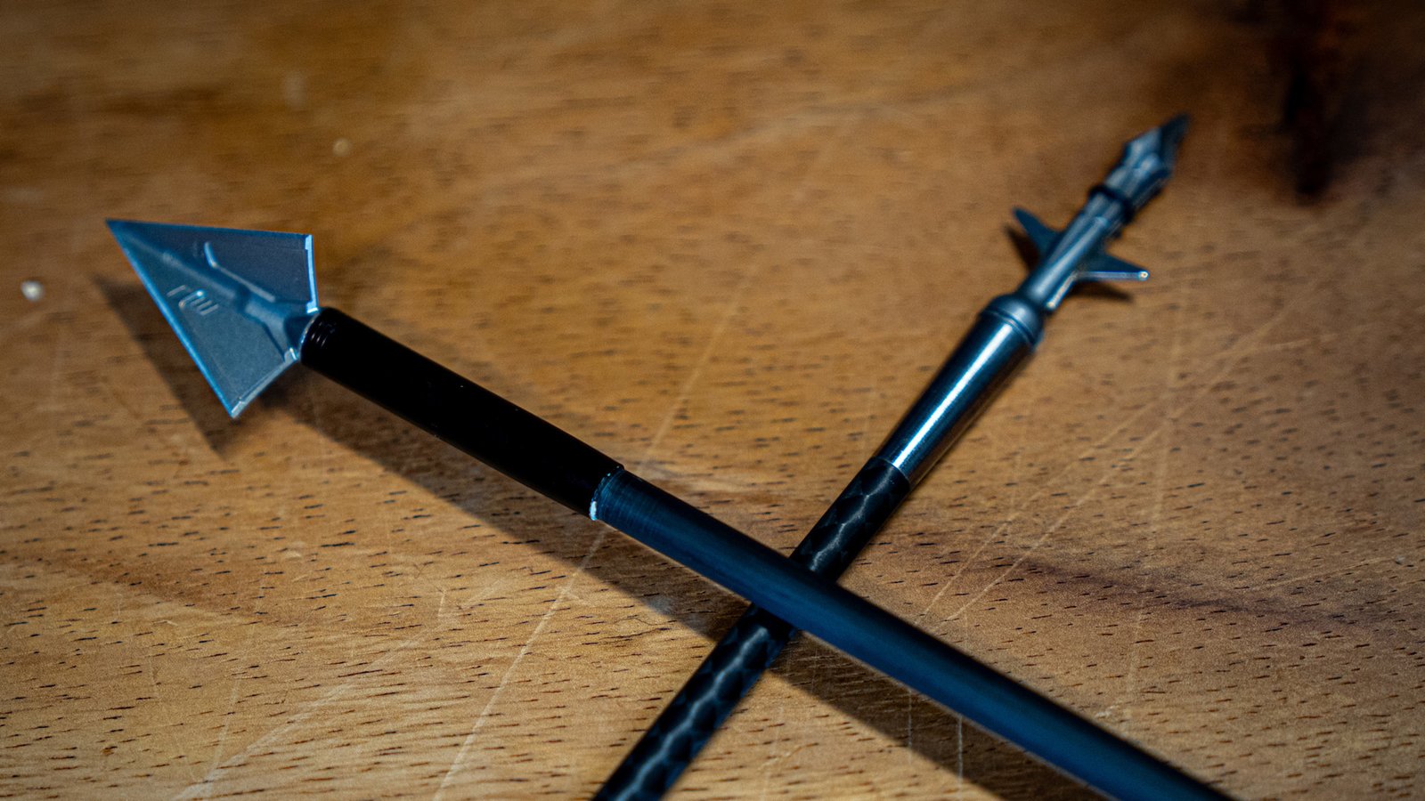 fixed blade vs mechanical broadhead comparison archery arrows