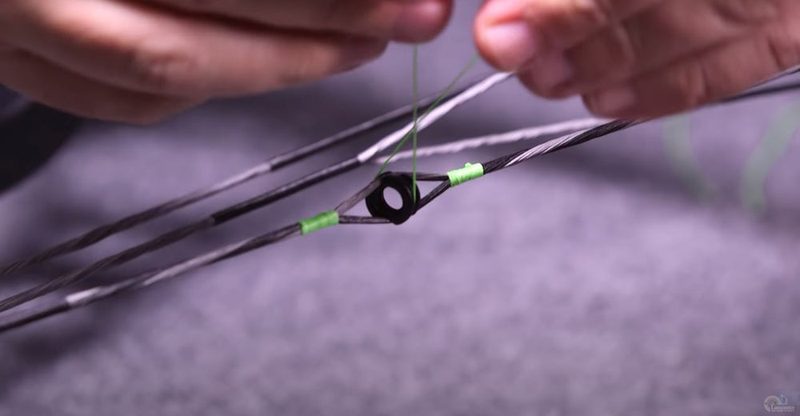 Tying and serving a peep sight into compound bow string